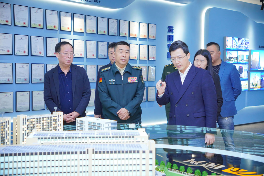東莞市委常委張彬一行蒞臨尊時凱龍走訪調研，問需問計助企業(yè)發(fā)展
